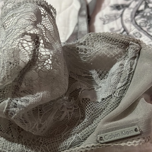 NWOT Calvin Klein Lace Bra - Picture 2 of 4